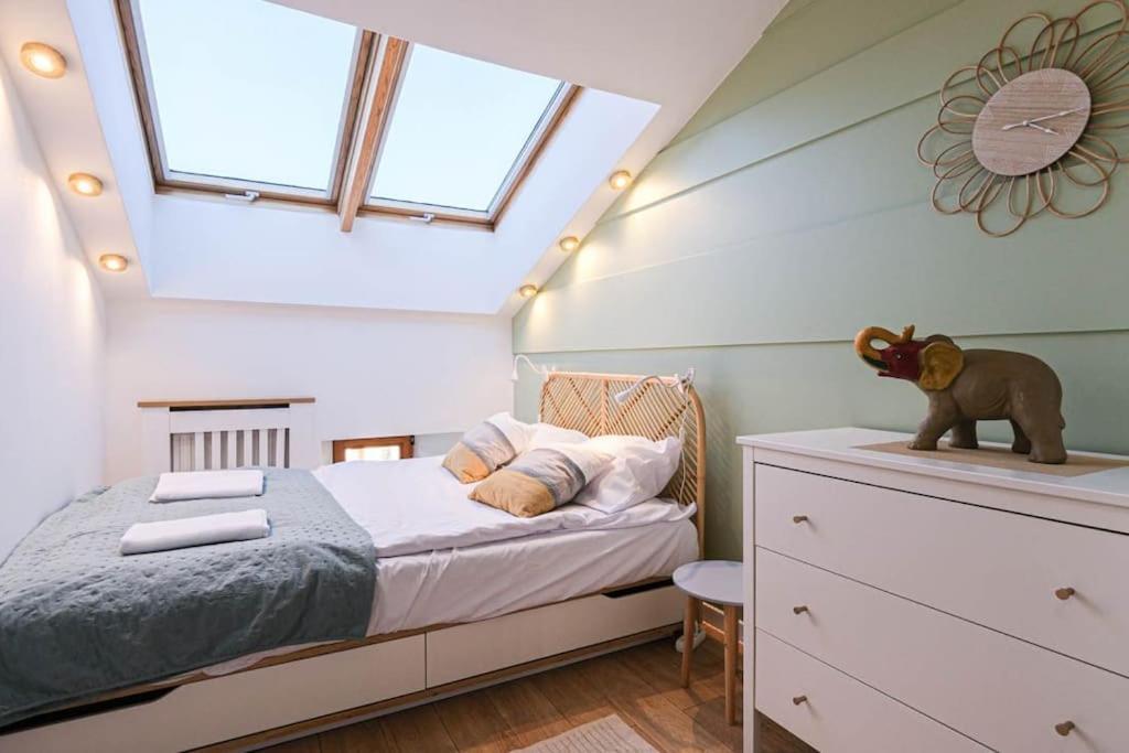 Cozy Loft Under The Wawel Sky Apartamento Cracóvia Exterior foto