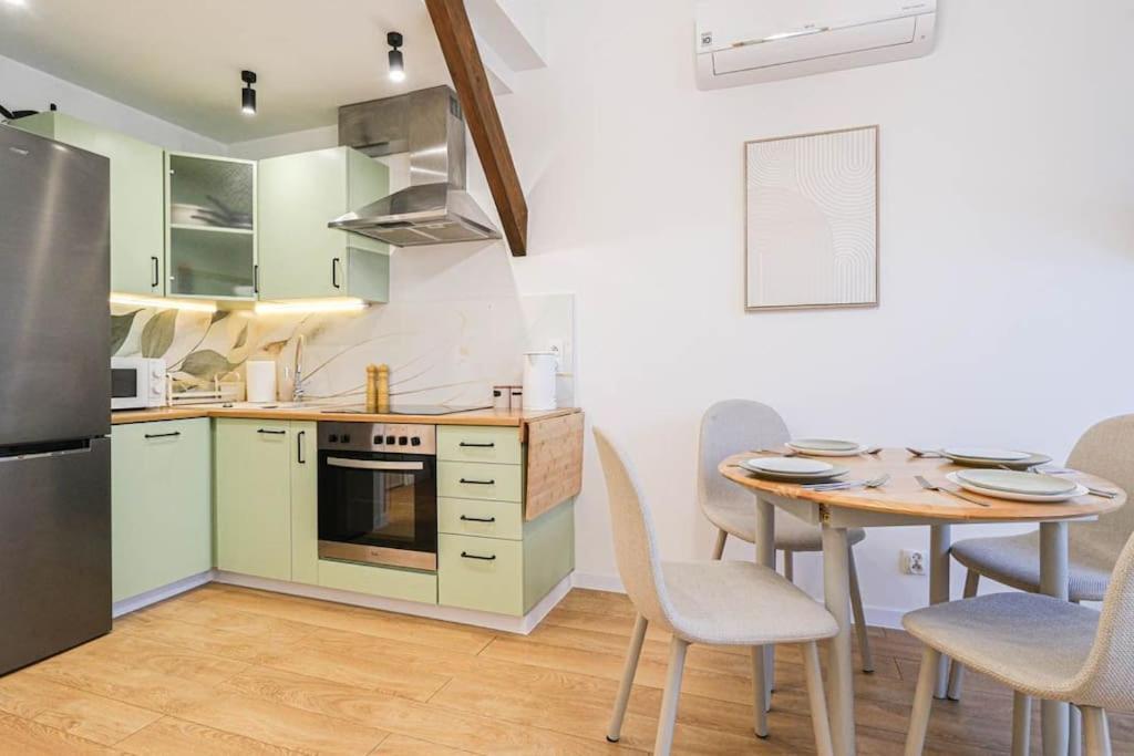 Cozy Loft Under The Wawel Sky Apartamento Cracóvia Exterior foto